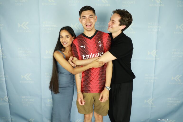 TeamFreddyCUK's tweet photo. Very cute photos of Freddy with Amita and Archie at #TIIM @ITAInstituteCon with @Kinetic_Vibe.
Photo credit: https://t.co/DFPM9fxjut https://t.co/UoerCAkxuy