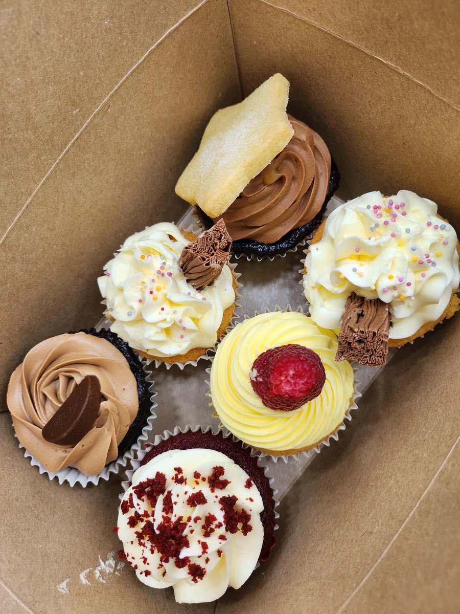 thomasam82's tweet image. #cakegate @3LBBakery happy kids today!!!!