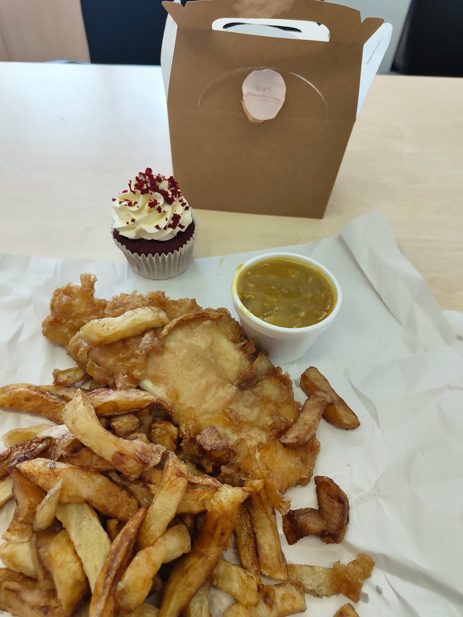 R4Shearer's tweet image. Had a lovely chat with the ladies in the @3LBBakery and they didn't even know they'd made the front page of the T&amp;amp;A. They did make a cake for Mel B but obviously her friend paid in full because she's a Yorkshire lass and knows you don't get owt for nowt  #cakegate