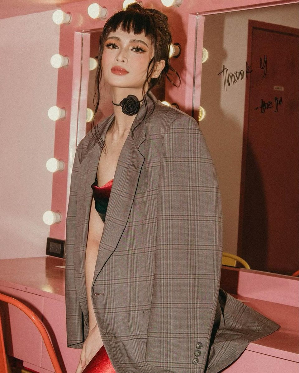 TeamRiRhen's tweet photo. Part 2

Overflowing visuals and beauty of @realrhen 😍😍💜💜

Catch her new series "KUNG HINDI LANG TAYO SUMUKO" as Georgina this August 21 on Viva One.

#RhenEscaño https://t.co/ccIDcFxrfn