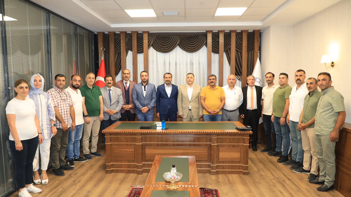 hizmetiselazig's tweet photo. Sendikamız ve Elazığ Belediyesi Arasında TİS İmzalandı.✍️📑😎👏🏼🎊
Elazığ Belediyesiyle bir süredir devam eden ve 2023-2025 yıllarını kapsayacak olan toplu iş sözleşmesi görüşmeleri Genel Başkan Yardımcımız İdris ERSOY’un da katılımlarıyla sonuçlanmıştır. @Mustafa70960372 https://t.co/jBvAZ3FcKv