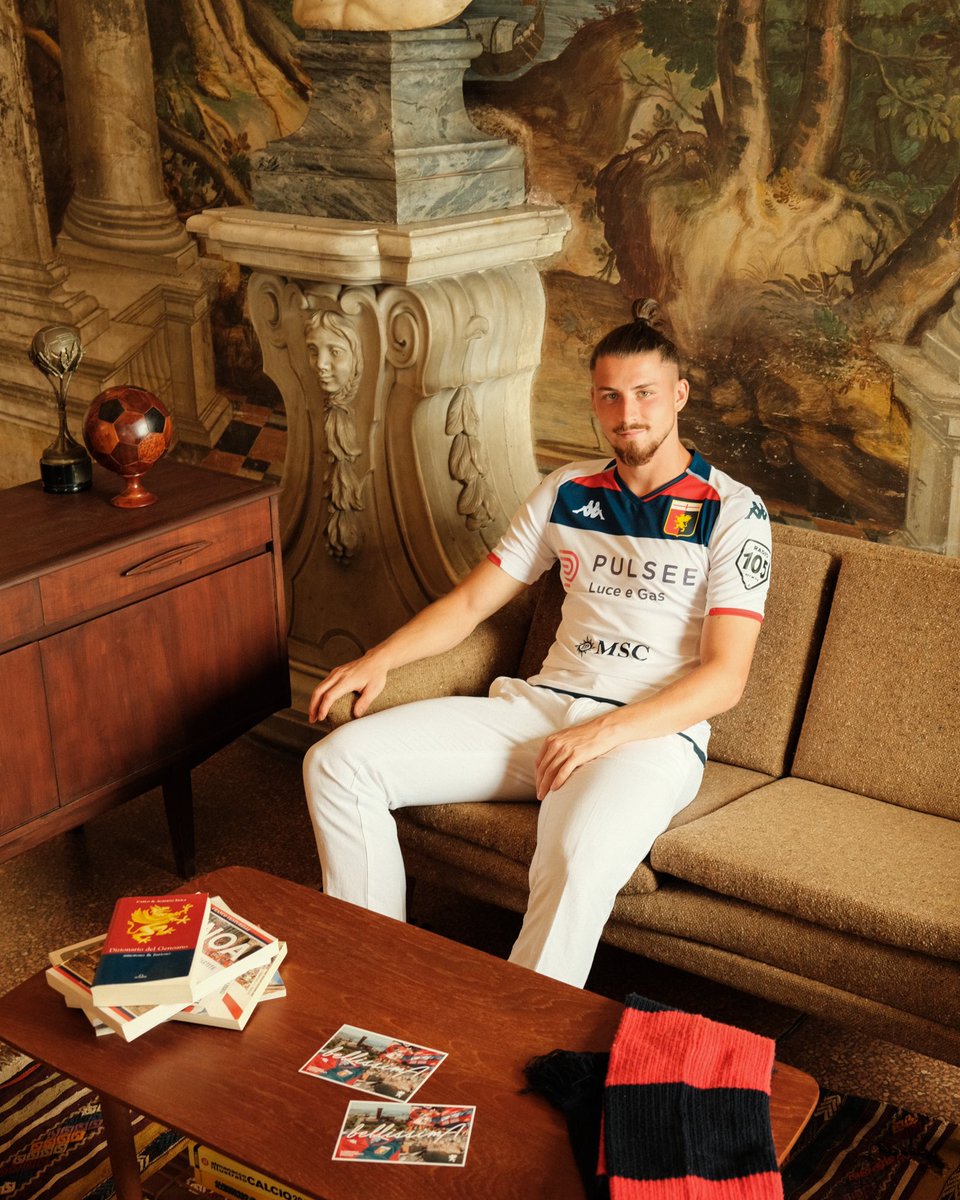 GenoaCFC's tweet photo. 👕 Ecco la nostra maglia away per la stagione 2023/2024! 🔴🔵 https://t.co/EDOq5kGfz1