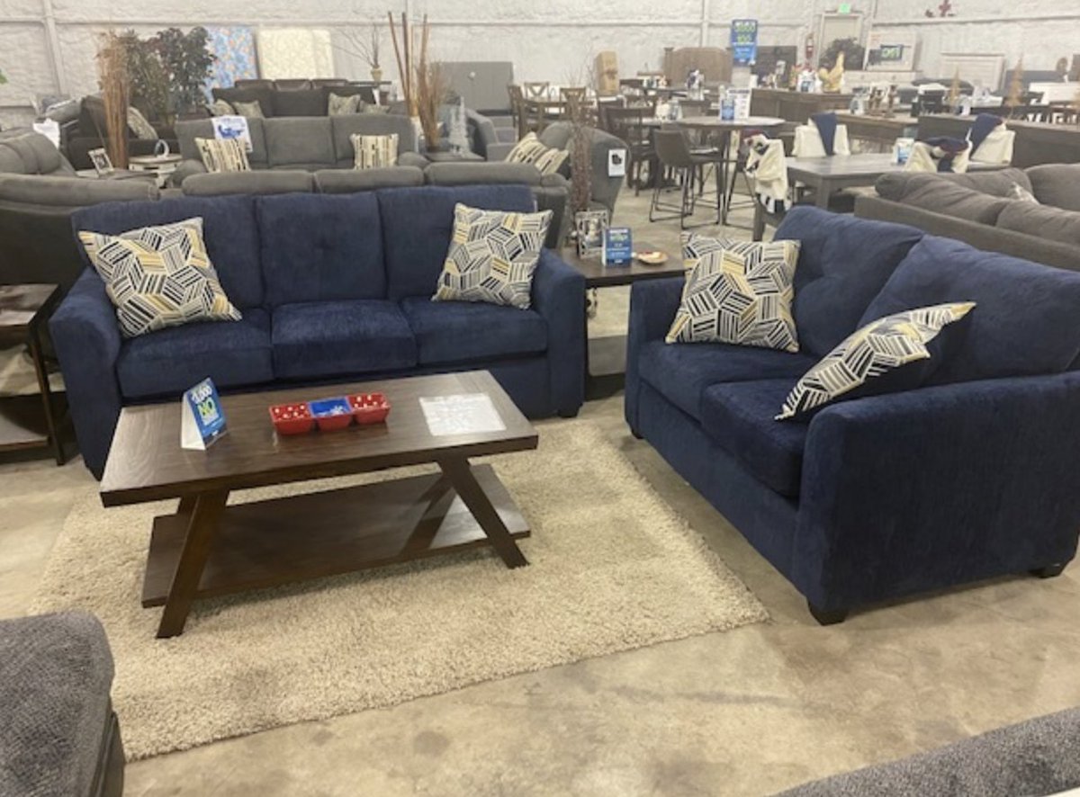 TexasDiscountF1's tweet image. Add a 💥💥pop of personality to your living space with our stunning statement sofas. Whether you prefer bold colors or unique patterns, these eye-catching pieces will instantly become the focal point of any room. #SofaSets #Sofas Texas-Discount-Furniture.com