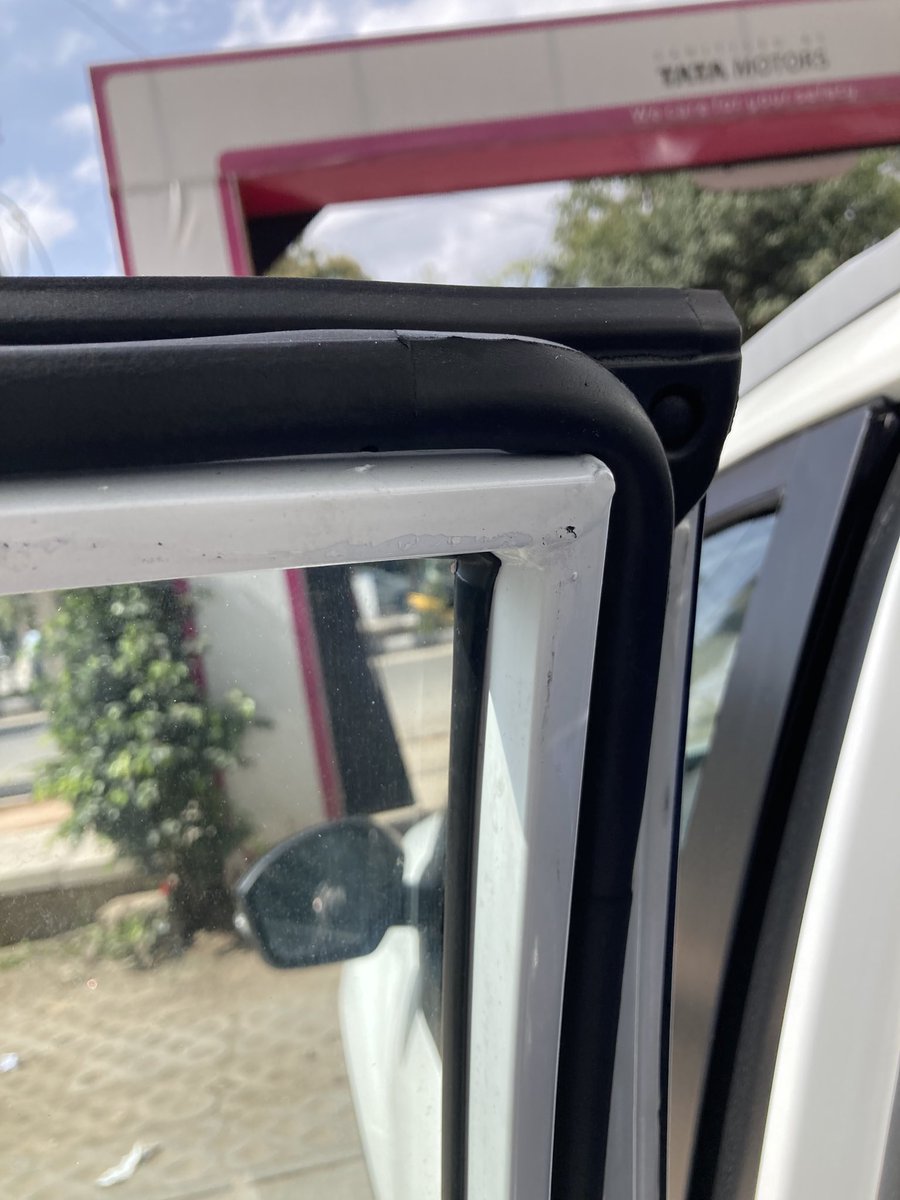 rajivbiv's tweet photo. @TataMotors @RNTata2000 @TataMotors_Cars

NEXON quality has DEGRADED and product quantity not at par, NO quality check. I DECLINED to take Nexon XZA+ delivery today at showroom, due to quality issue. Car is NOT properly color coated, edges have welding lumps. https://t.co/tkXwV8VsgP