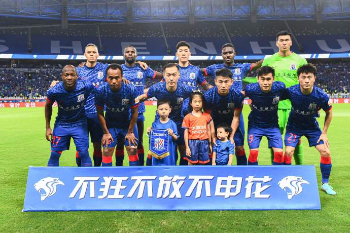 shanghaidaily's tweet image. #Shanghai #Shenhua said Thursday that their head coach Wu Jingui and several players have caught a fever and will miss their next Chinese Super League match against #Dalian Pro. shine.cn/sport/23080355…