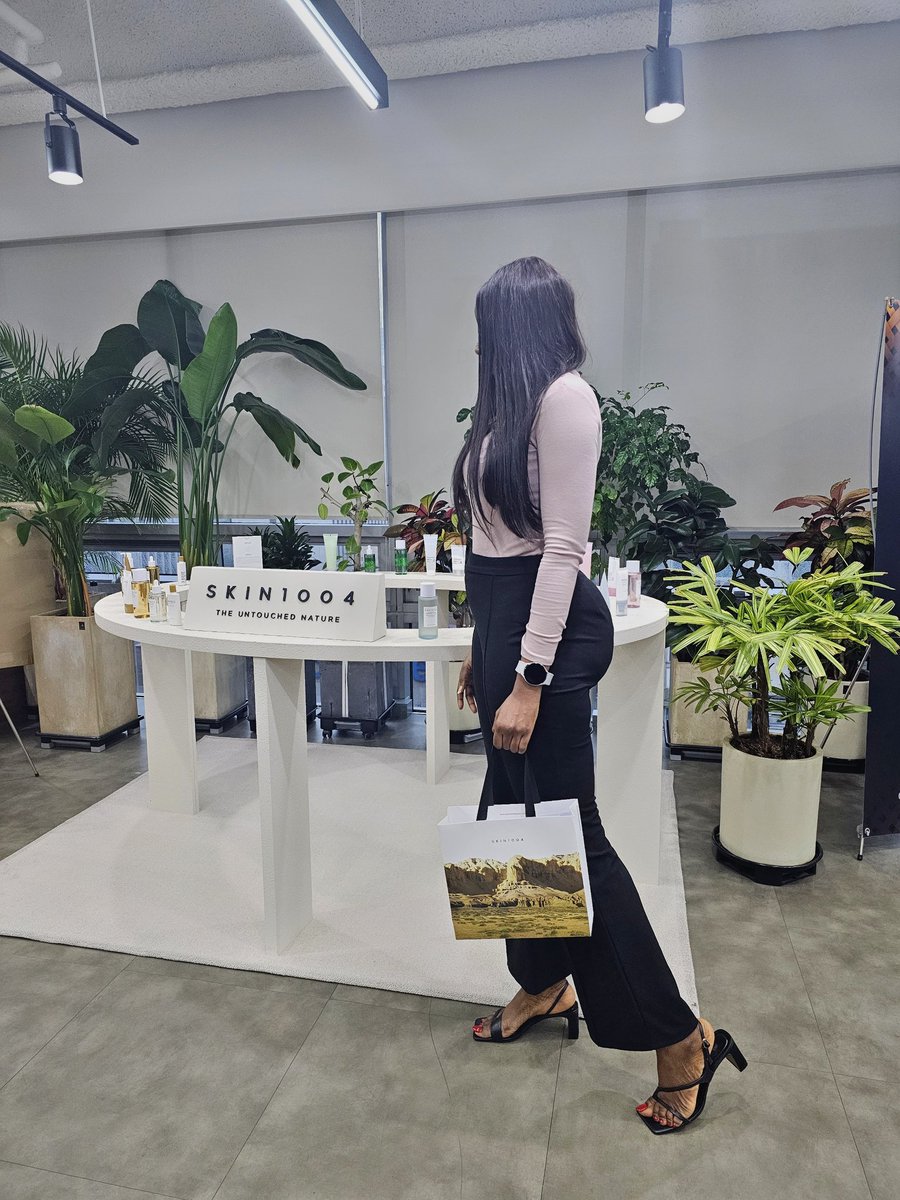 Skinpopessentl's tweet photo. So i was in South Korea for a while, took out time to visit some of your favourite K-Beauty manufacturers, made some new friends, and had a super amazing time in the beautiful country.

Happy to share that henceforth, we will be bringing your fav k-beauty products to you.... https://t.co/yHZGPAvBcQ