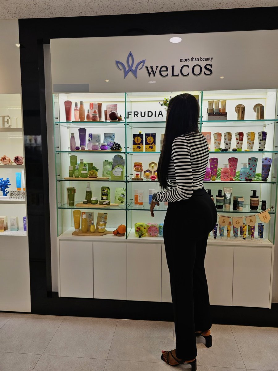 Skinpopessentl's tweet photo. So i was in South Korea for a while, took out time to visit some of your favourite K-Beauty manufacturers, made some new friends, and had a super amazing time in the beautiful country.

Happy to share that henceforth, we will be bringing your fav k-beauty products to you.... https://t.co/yHZGPAvBcQ