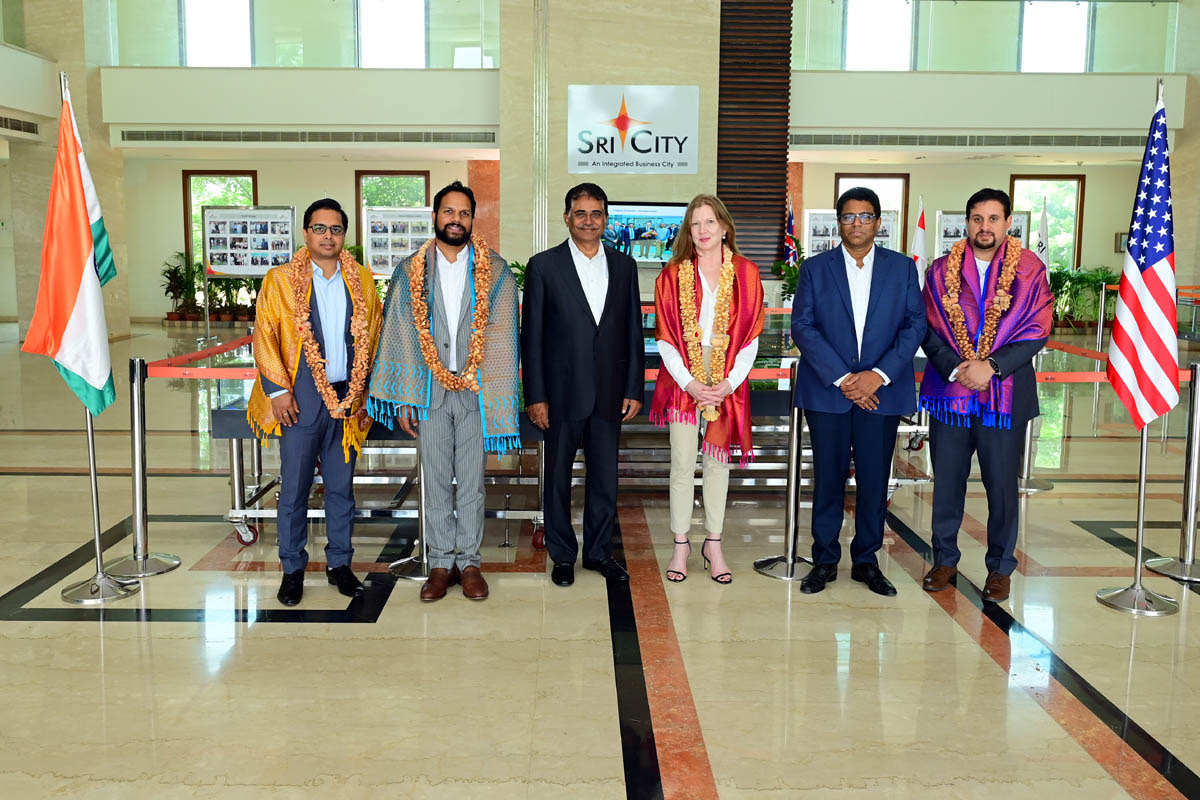 Sri_City's tweet photo. It was an honour and pleasure to have @USCGHyderabad, Consul General, @USAndHyderabad for AP, Telangana & Odisha visit us.
Accompanied by a team of senior officers from the consulate, Ms. Larson, expressed her delight at witnessing the robust infrastructure and amenities that we offer to our global clientele, which include 11 manufacturing giants from the USA, who are doing extremely well in Sri City. These include; @MDLZ, @KelloggsIndia, @ColgateIndia,@KCCorp, @PepsiCoIndia @BallCorpHQ, to name a few.
@USCGHyderabad also inaugurated the newly established Oxygen Cleaning Facility at @ChartInd, following which she chaired a roundtable with the CEOs of these US companies.