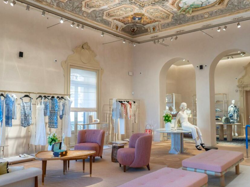 cppluxury's tweet photo. Louis Vuitton opens new boutique in Taormina (Sicily) and ''Louis Vuitton Café by Timeo'' with Belmond Grand Hotel Timeo

#LouisVuitton #LouisVuittonCafe #LVCafe #Taormina #Sicily #BelmondGrandHotelTimeo #Timeo #luxury #luxuryfashion #luxurylifestyle #LVMH @LVMH @belmond https://t.co/Ed4uVonQdL