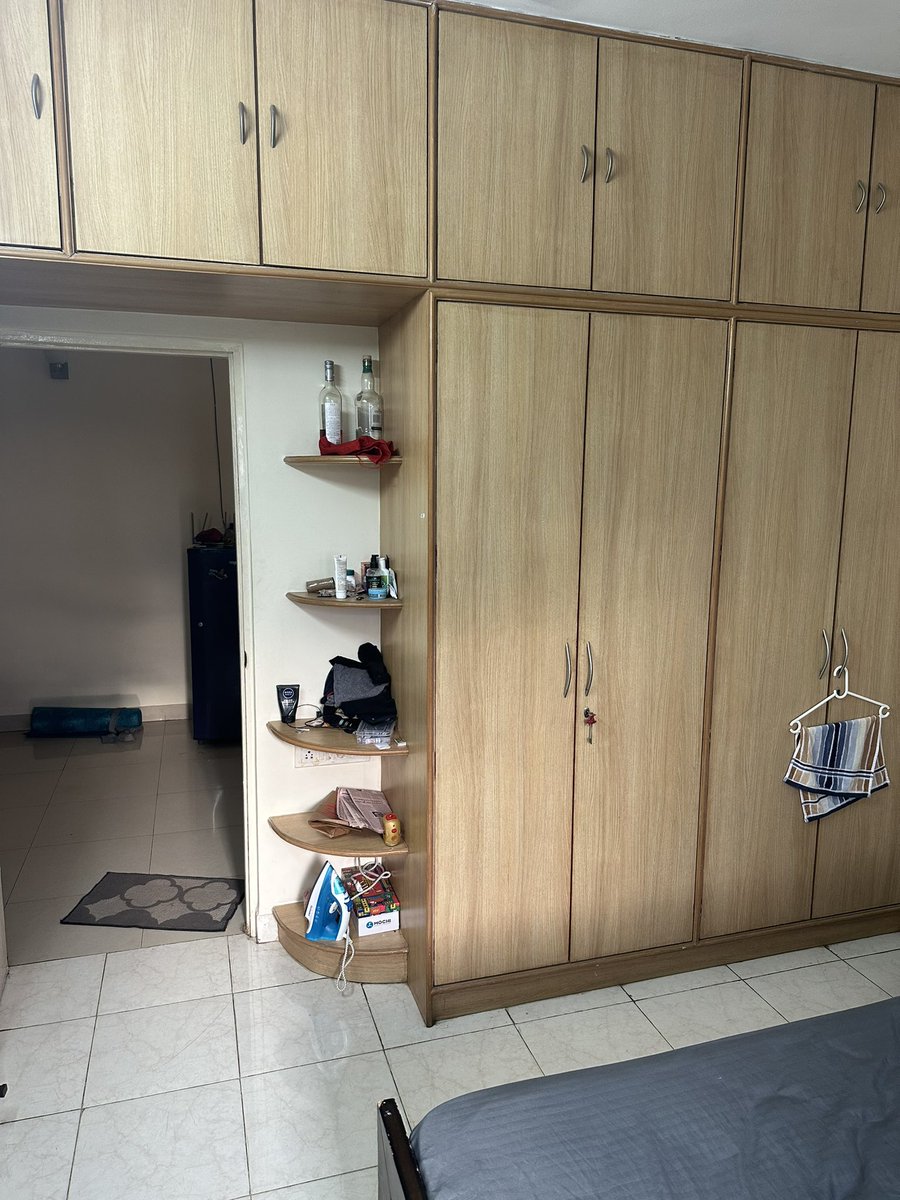 amalshrivastava's tweet photo. 1 room in a 2bhk available after 15th August at SJR Park Vista, Haralur Road.

Separate dedicated bathroom.

Near to offices on ORR, Sarjupur Road, HSR Layout, and Koramangala.

Rent ~ 17k
Appliances Rent = 1.5k
Deposit = 65k
@BangaloreRoomi https://t.co/7zy5kTOb7p