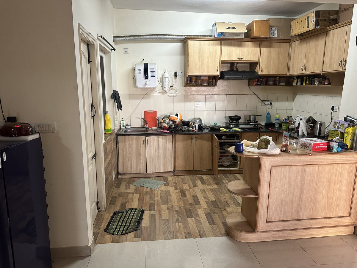 amalshrivastava's tweet photo. 1 room in a 2bhk available after 15th August at SJR Park Vista, Haralur Road.

Separate dedicated bathroom.

Near to offices on ORR, Sarjupur Road, HSR Layout, and Koramangala.

Rent ~ 17k
Appliances Rent = 1.5k
Deposit = 65k
@BangaloreRoomi https://t.co/7zy5kTOb7p