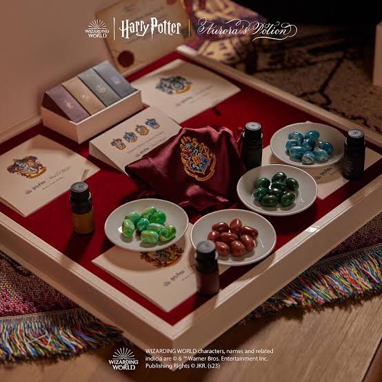 1801peterpan's tweet photo. ✨Hogwarts Houses Aroma Stone Set
เซ็ทหินหอม ไม่เคยใช้งาน สภาพสะสม
❤️ค่าตัว 3,090 บาท
✨Nimbus 2000 Model room ของแท้จาก shop universal orlando 
❤️ค่าตัว 3,990 บาท
ซื้อคู่ลดราคาได้ค้าบ สนใจหรือขอดูรูปเพิ่มเติมได้ inbox มาได้นะครับ
#auraspotion #หินหอมแฮรี่ #ตลาดนัดแฮรี่พอตเตอร์ https://t.co/5KBL1Pfzgl