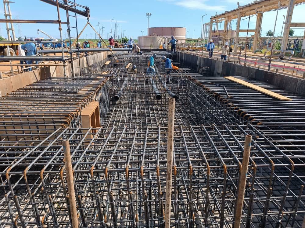 TellecheaRuiz's tweet photo. 📍Edo. #zulia
Siguiendo los lineamientos de nuestro líder y Pdte. @NicolasMaduro, avanzamos la construcción de facilidades para ubicación de la TG-7 y 11 de Planta Eléctrica, en búsqueda de mayor generación de energía en el Complejo Petroquímico @PequivenAMC

@delcyrodriguezv https://t.co/KPL11gLnpu
