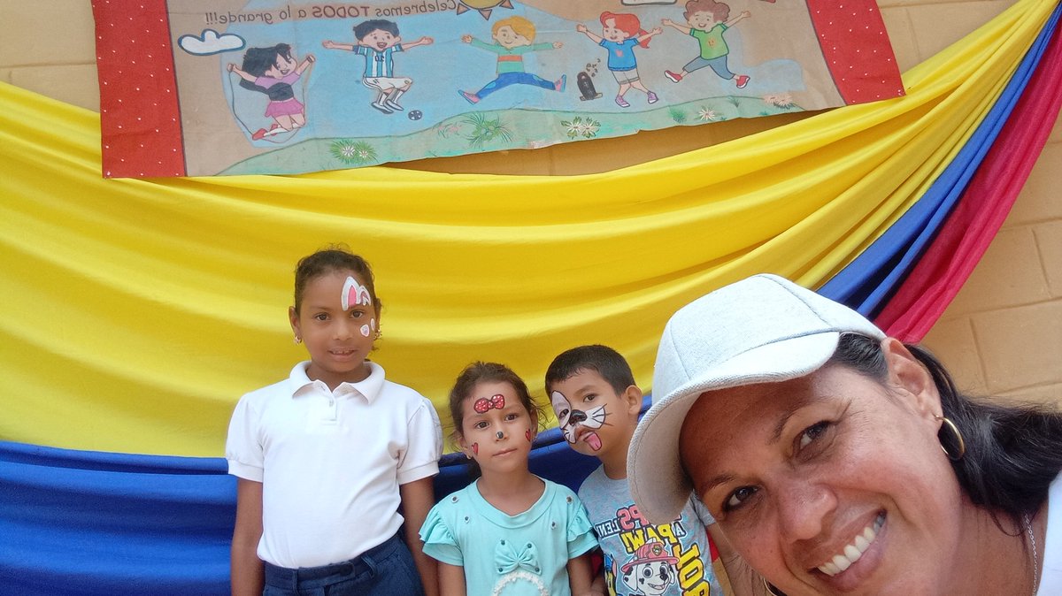 LenisMiranda1's tweet photo. Hoy se dió inicio al plan agosto de escuelas abiertas en la escuela básica DC 14 La Loma con la participación de la comunidad en general y el personal de la institución educativa. Fundabit presente 💪💪 https://t.co/BhqEqFTFsJ