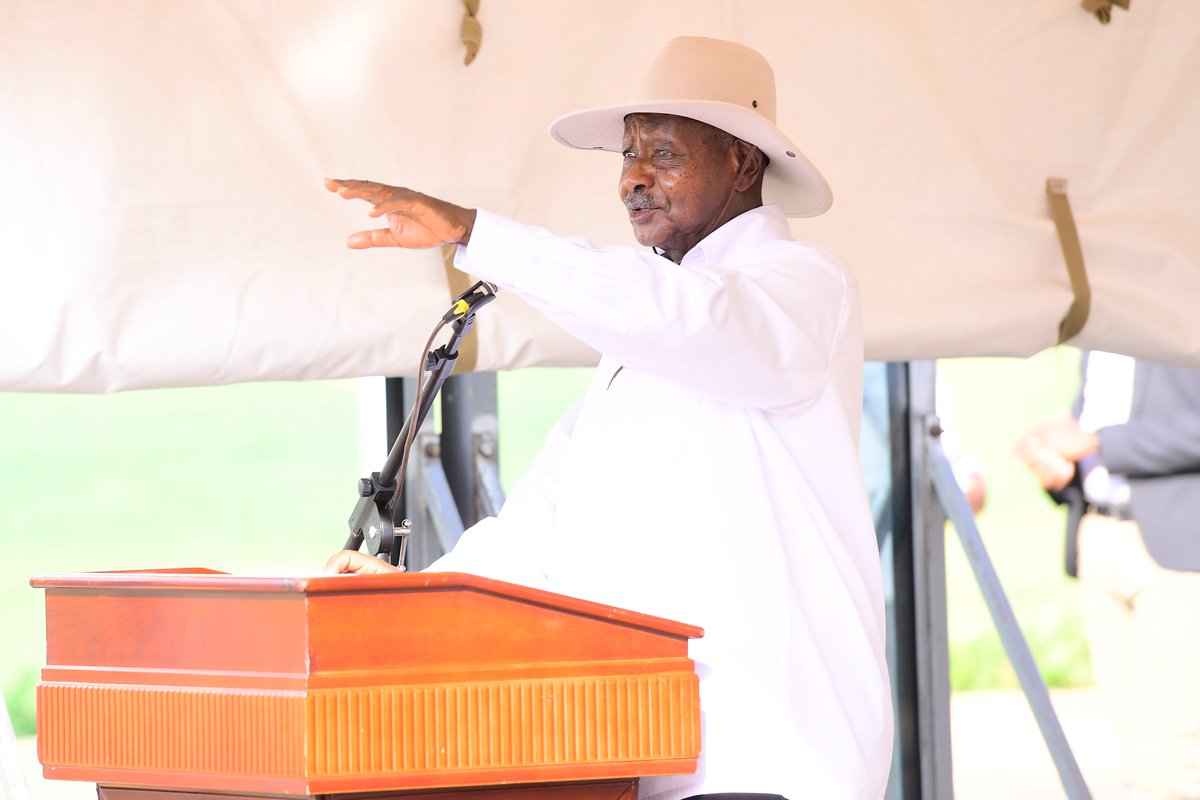 President <a href="/KagutaMuseveni/">Yoweri K Museveni</a> 🗣️ We are here buying furniture from the Arabs who stay in the desert. How can we sit on imported furniture here? We can not make a plane, a computer, or medicine, we can’t even make furniture, what sort of experts are we? experts of ignorance?