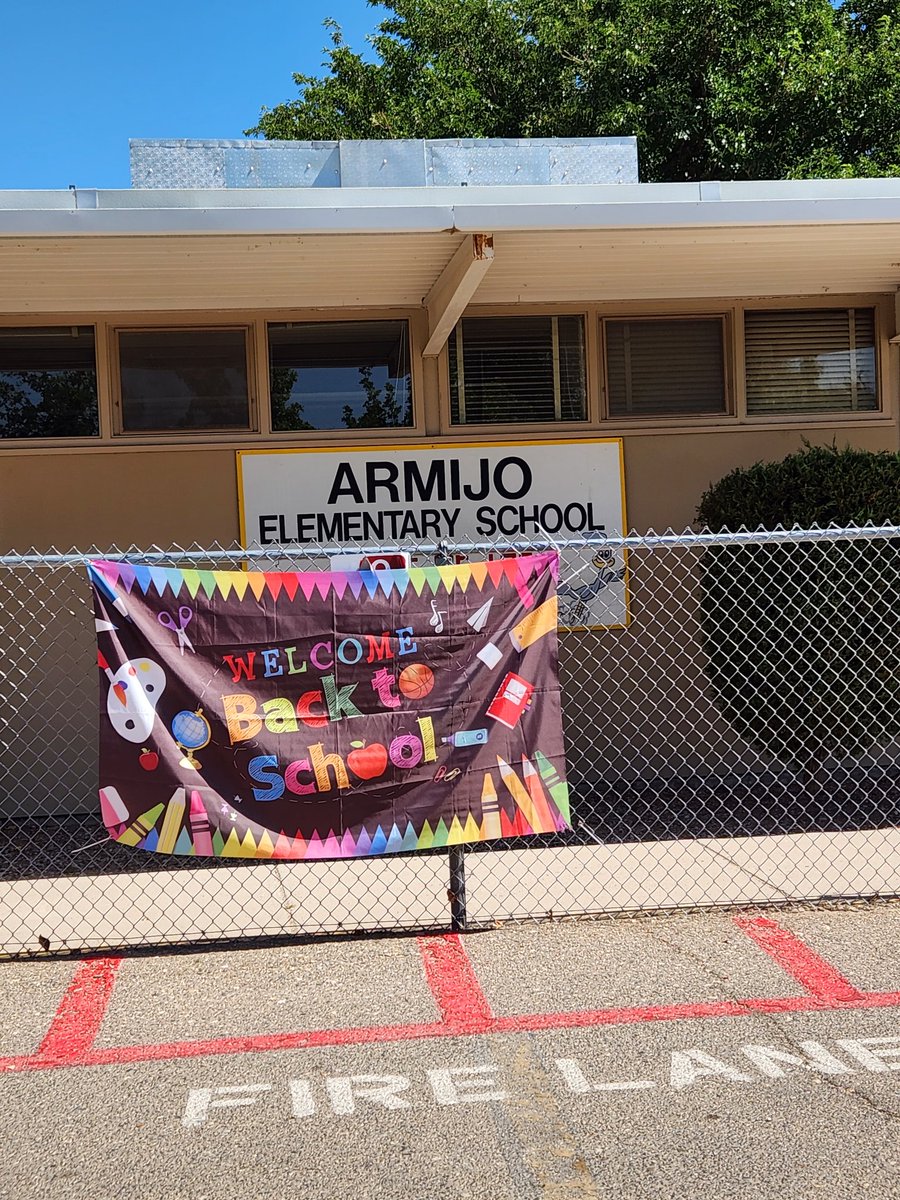 AlmaMia505's tweet photo. Their plans are in place and they are rocking it!!! @ABQschools #APSStartingLine @aps_special https://t.co/dOnyhPjW5J