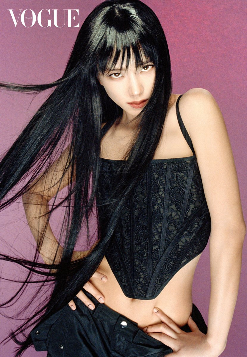 #Jisoo des Blackpink officialise son couple avec l'acteur #AhnBoHyun ❤️
Zoom sur la superstar des #Blackpink ci-dessous. 
📌 trib.al/Dp0V1vH
© Photographe, Hugo Comte. Réalisation, Vanessa Reid.