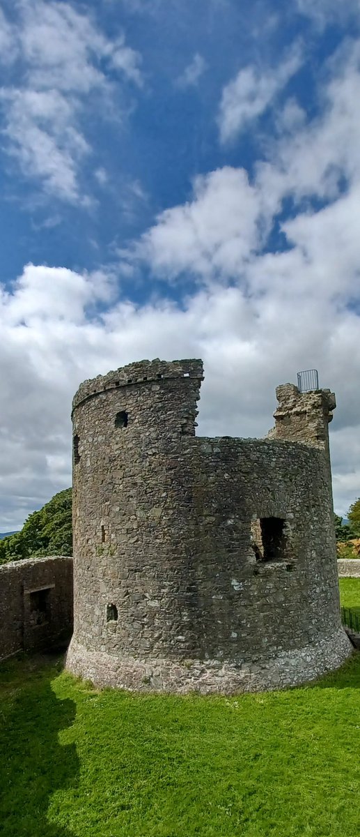 PatrickJMB's tweet photo. The Keep, #DundrumCastle https://t.co/bor1Qx0HwN