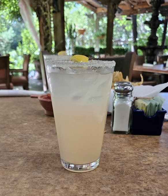 I promise I ordered lemonade! https://t.co/IwsLZmIQym<a href="/tag/vtuber"class="tags"><span>#vtuber</span></a>