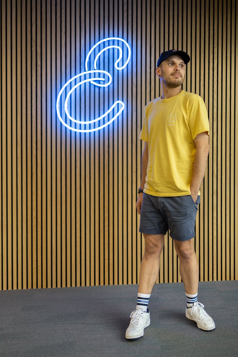 Even though I stopped taking portraits years ago, cos people always complaining when they saw how they actually look. I’m still absolutely sick at it.