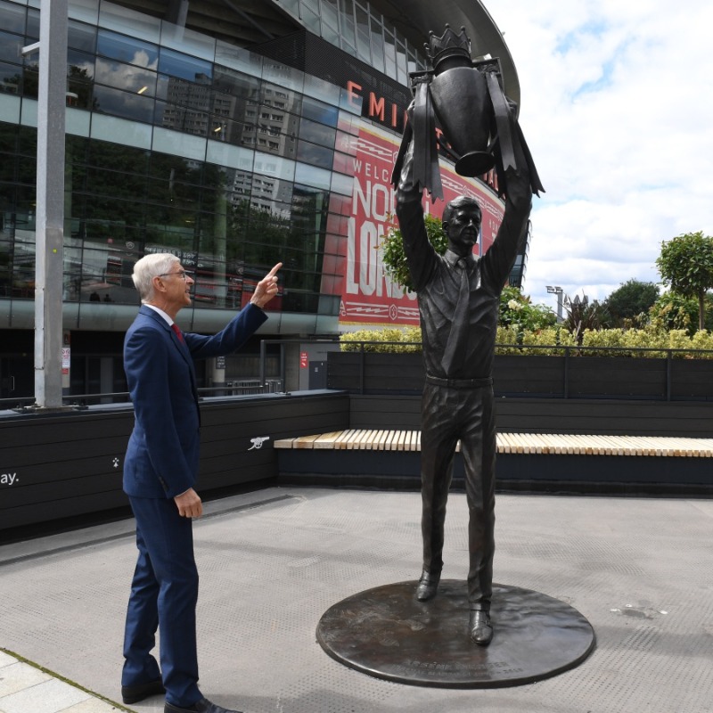 Arsenal's tweet photo. 🗣 "It’s great to see [the statue] and come back to see such a fantastic atmosphere"

Check out more from Arsène 👇
