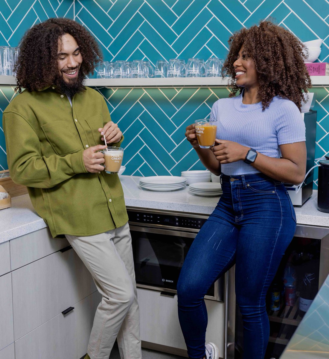 Take a well-deserved break and indulge in some relaxation during your coffee break. ☕️

#makersgym #madetocreate #coffeebreak #breaktime