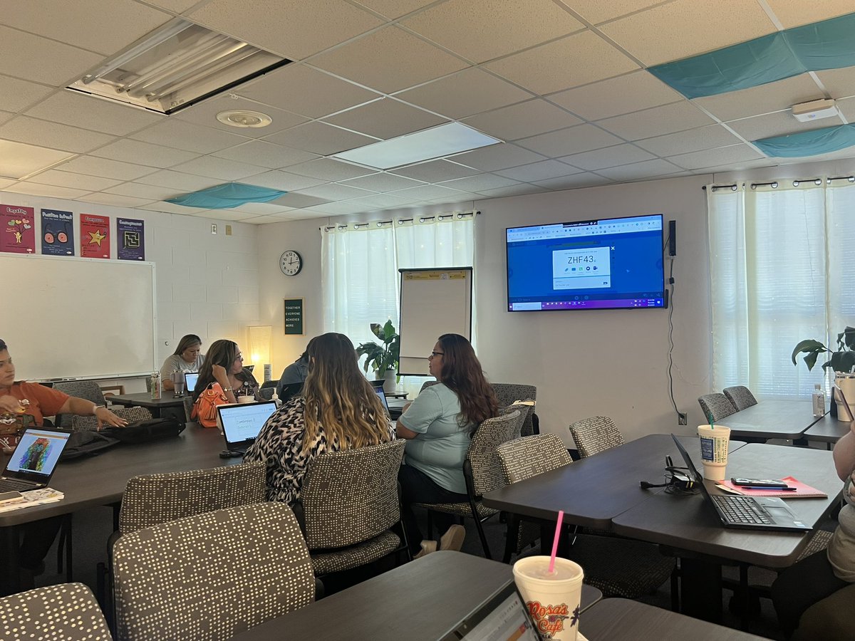 KristinMed78660's tweet photo. Learning from the @mmadridenator
#playislearning23 https://t.co/vymIEU5XRI