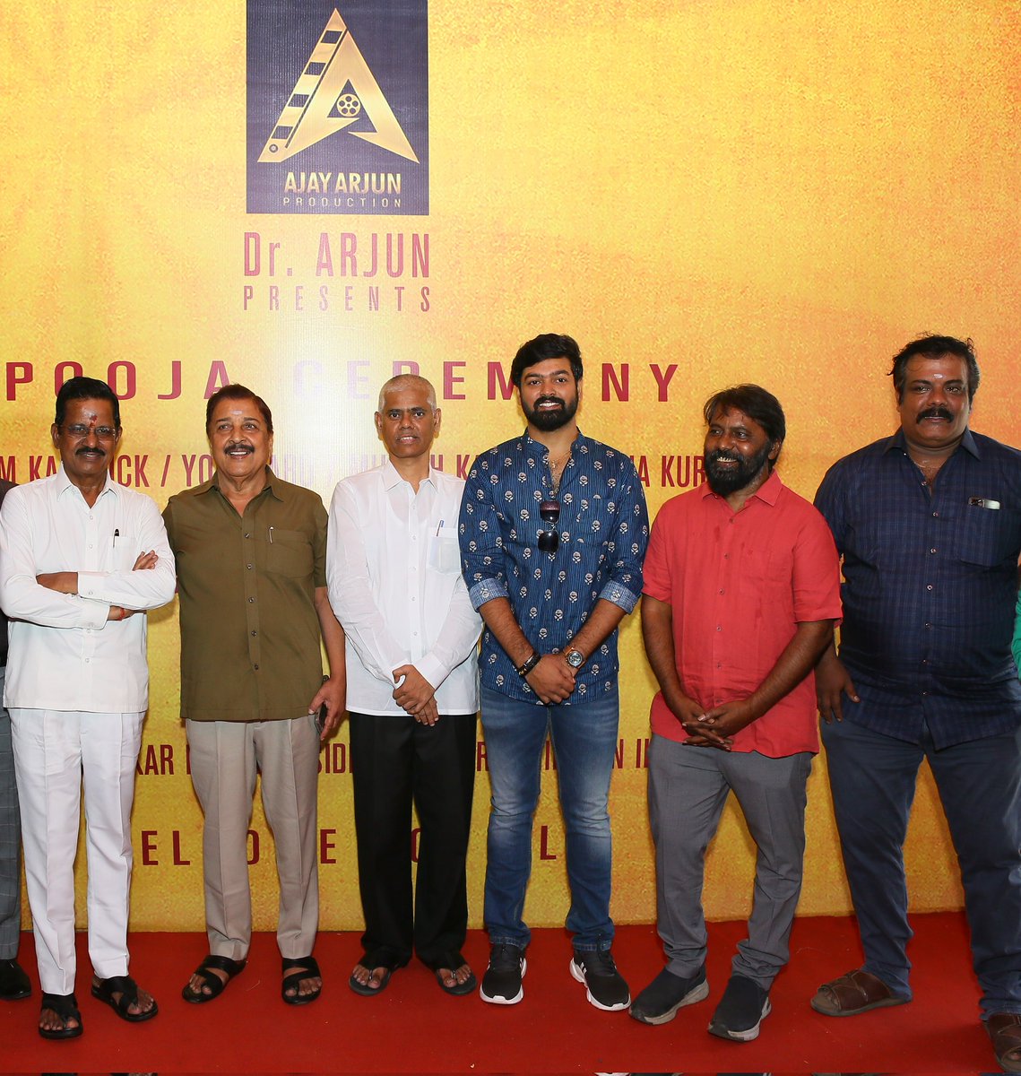 Ajay Arjun Production Dr. Arjun Presents 'ProductionNo.1' Untitled project kickstarted with Pooja Directed by @ajayanwordstar @ajayarjuncinema @Sreeramkarthick @iYogiBabu #Munishkanth @thangadurai123 @KurupKrisha @Rchezhi @sreekar_prasad @Music_Siddhu @artilayaraja