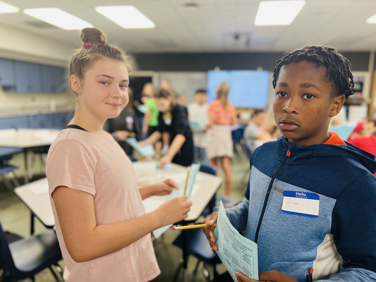 District_87's tweet photo. Uknighted! Our incoming BJHS 6th graders spent a day meeting teachers, touring the school, meeting new friends, and trying out their lockers. This group is ready to start school off on the right foot!
#WeAreD87 #Unkighted #Ready4School https://t.co/vkWal0YRJ6