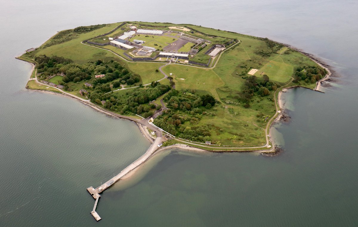 itsjohncrotty's tweet image. Spike Island was home to 4 prisons over 4 centuries

Yet most people don't know the crafty criminals, Republicans &amp;amp; murderers that filled its cells

Here is a short thread on just 3 of the incredible characters held on Ireland's Alcatraz (1)