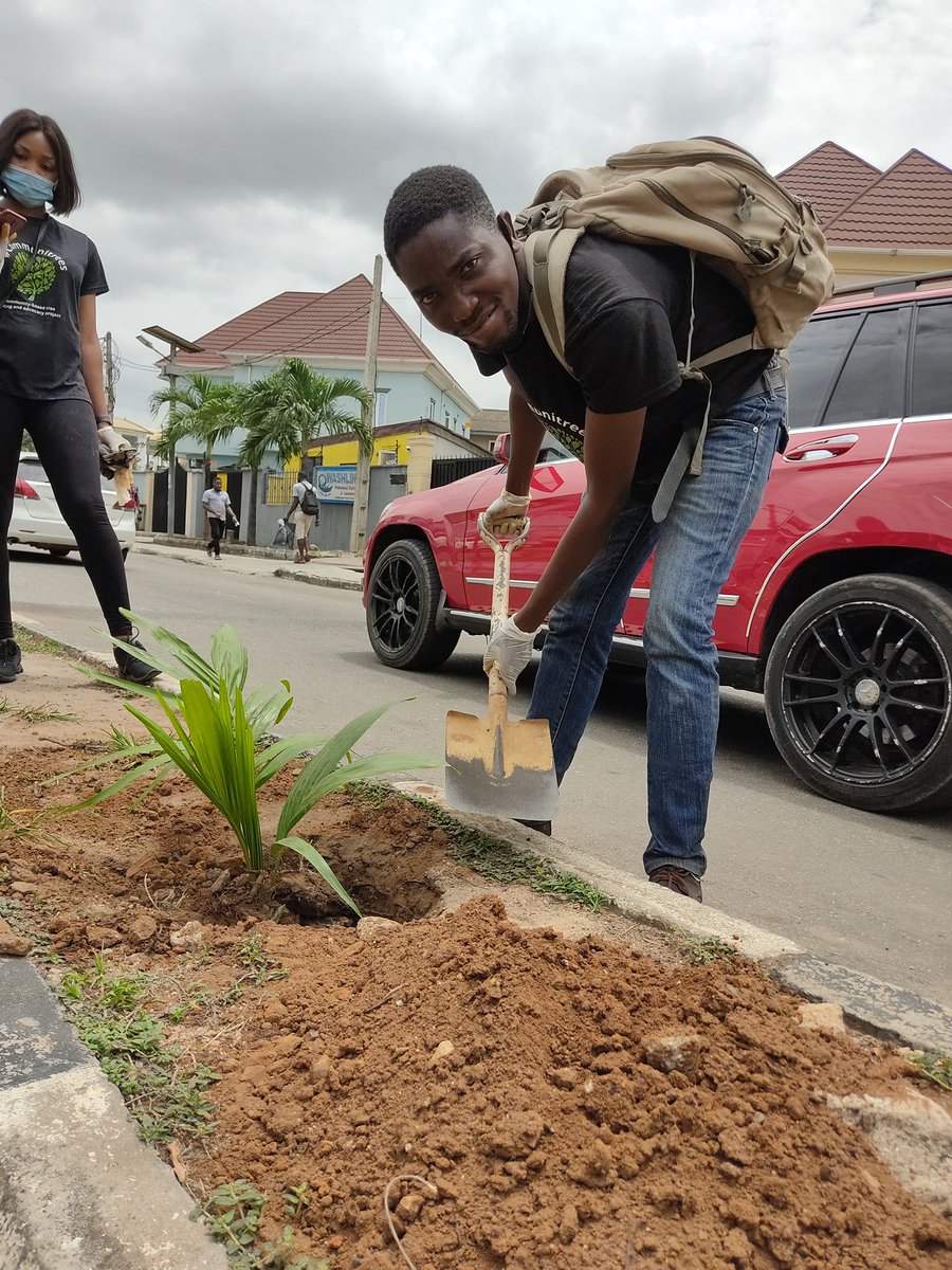 SustyVibes's tweet image. Trees are Incredible! They give us fruits, medicine, and help biodiversity thrive, making our planet healthy. 🌎

Here’s a throwback to #Communitrees  where we’ve planted 5000+ indigenious trees all over Nigeria. 

We’re thrilled to continue our efforts towards protecting…