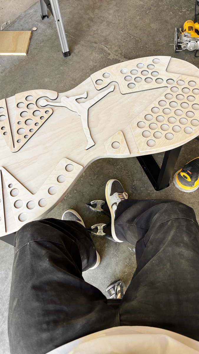 kevinconcepts's tweet photo. I built a sneaker coffee table https://t.co/B0pNCB0r4H