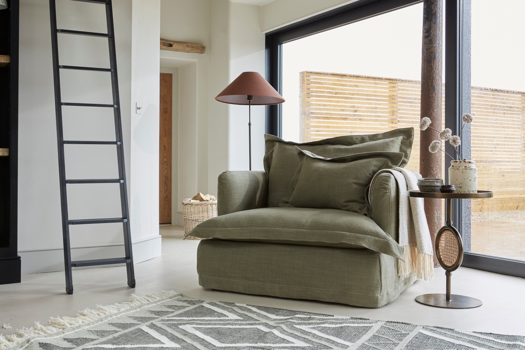 tetradsofas's tweet image. Green of the Crop 💚 

Embrace a lighter style with the Ava snuggler in Beatrice Olive.

Design your Ava here: bit.ly/3Y95Qlg

#tetradsofas #loosecoversofas #ava #snuggler #sofas #loveseat