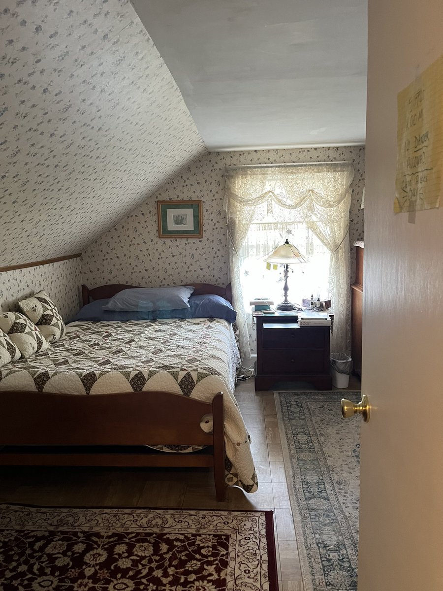 ShakesisterGrim's tweet image. Guess where I am? My morning started out with CLEANING… and now my afternoon continues with cleaning! 

#conventlife #abbey #nuns #Messi𓃵 #travel @AndrewSacks13