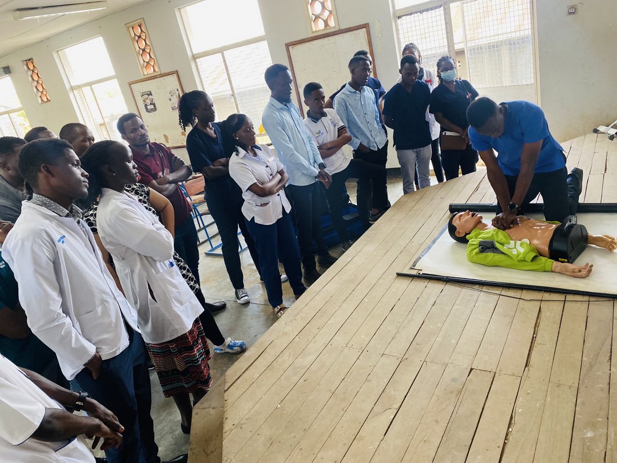 MUST - Emergency Medicine Interest Group (@must_emig) on Twitter photo The simulation was successful!! We managed to have hands on as we were being taught about BLS, our students believe they can do something incase of an Arrest🥳🥳
Thank you Dr Jacob and <a href="/MUST_EM/">Emergency Medicine- Mbarara University</a> for the opportunity!We hope to have more sessions to educate ourselves as students🥰 The simulation was successful!! We managed to have hands on as we were being taught about BLS, our students believe they can do something incase of an Arrest🥳🥳
Thank you Dr Jacob and <a href="/MUST_EM/">Emergency Medicine- Mbarara University</a> for the opportunity!We hope to have more sessions to educate ourselves as students🥰