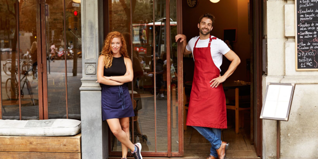 JoeCuddy1's tweet photo. Entrepreneurs know that it takes more than money to sustain a business. In this Q&amp;A, @CapitalOne’s own @davidrabkin explains the types of capital – beyond financial capital – necessary for small business success. https://t.co/Pq0TzeJW7M https://t.co/CBmrzlRjBP https://t.co/T5TUih02QI