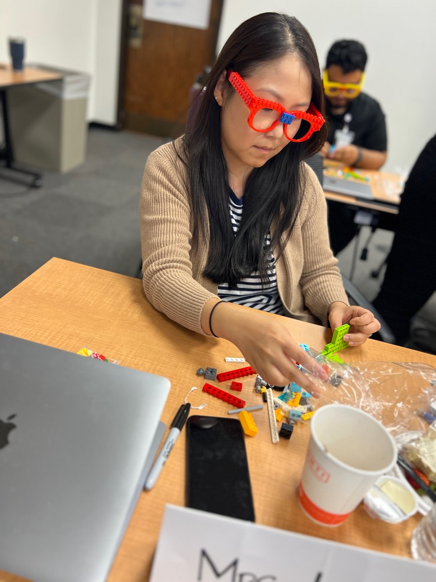 DISDBiomed's tweet photo. We are building with the best! Our DNA is built on our strengths! A great day of learning at the UTSW south campus. #sciencestartshere! #buildingwiththebest! @drgplus1 @utswnews https://t.co/N6KcSNMDzb