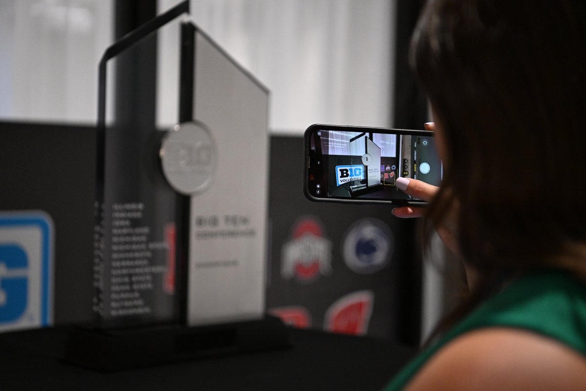 NCAAVolleyball's tweet photo. That's a wrap on @b1gvolleyball Media Day!

#NCAAWVB #B1GFirstServe x 📸 Ryan Kuttler https://t.co/njlyc5X910