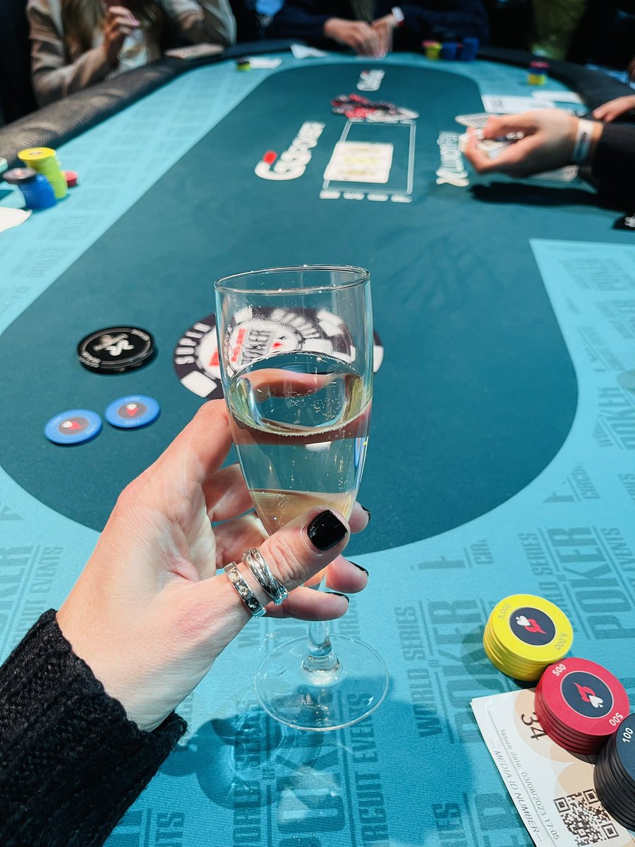 Suzie_Poker's tweet photo. Nice touch by the WSOPC GGPOKER organisers to welcome all the ladies playing the ring event today at the JW Marriott ππΎπ₯β€οΈβπ₯ @GGPokerUK @GGPoker @DTD_Club @WSOPcom @WSOPC @flip_ladies #Poker #WomenInPoker #dusktilldawn #WSOPC #WSOP #GGPOKER #FLIPladies #Poker #London CHEERS! π¬π§ https://t.co/O4svPYLbdi