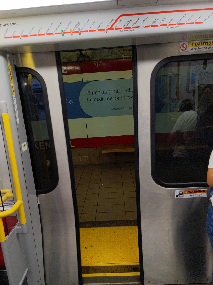 enpaul_'s tweet photo. @MBTA the brand new red line car has a broken door. Car 1909 door A1 https://t.co/neMPXgmnGr