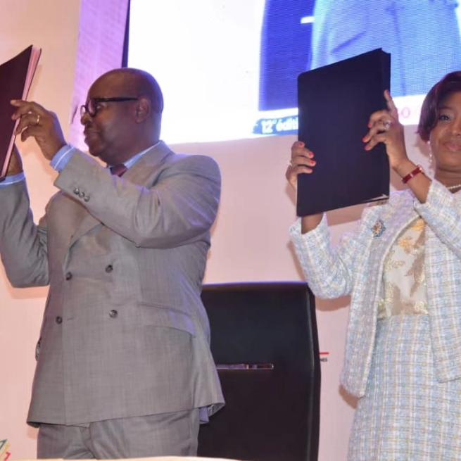 AbiraBonfoh's tweet photo. Honneur de signer ce jour,3 Août 2023, une convention entre @AsaalFondation et la fondation Congo Assistance, fondation de la 1ère Dame de la République du Congo, Mme Antoinette SASSOU N'GUESSO.
#fondationCongoAssistance
#fondationAsaal
#Partenariat
#Togo
#RepCongo
@AbiraBonfoh https://t.co/BVYVZMDYxg