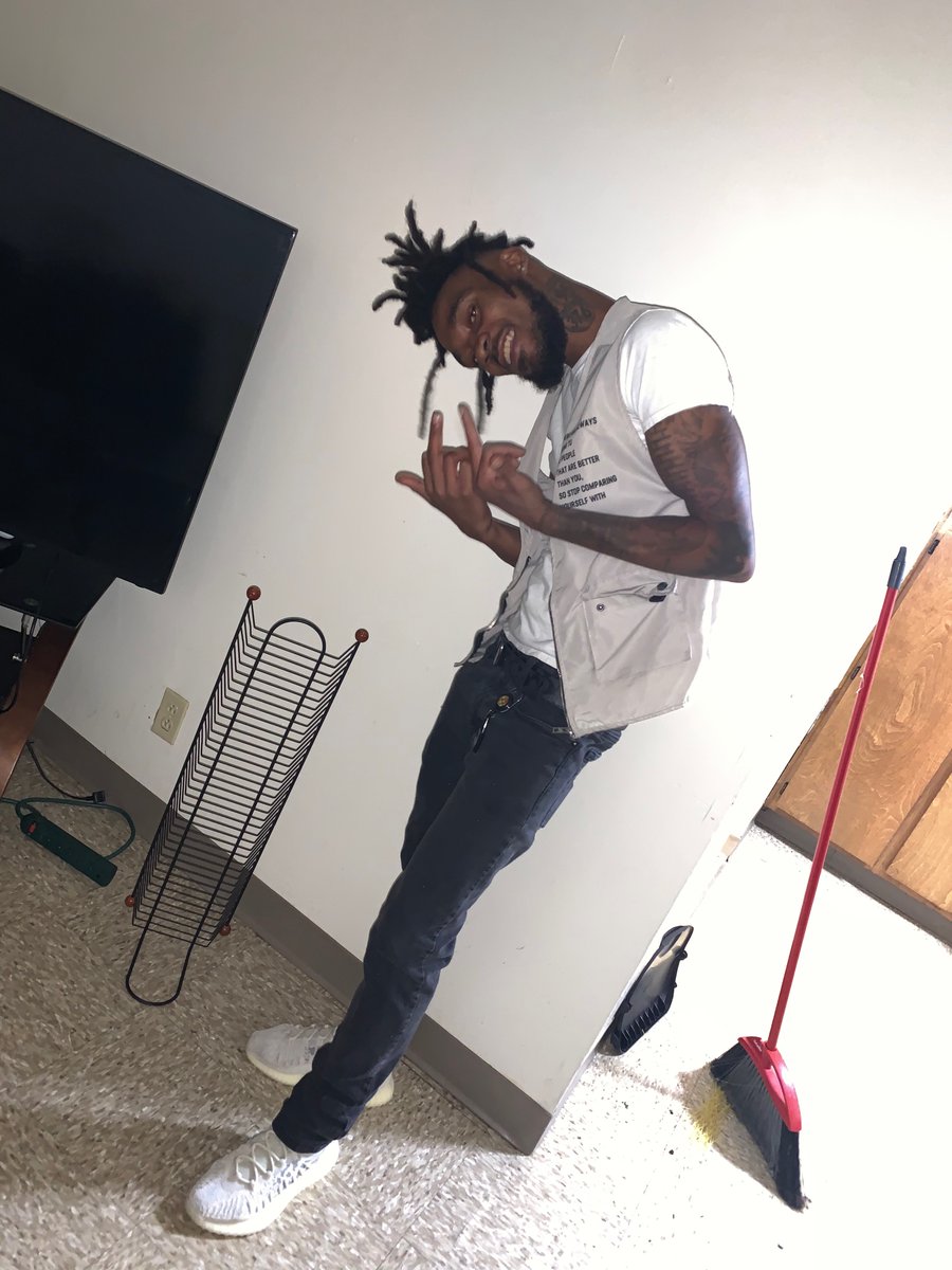 Freaky_Russ's tweet image. Swerving in the lane totin flames me nd cuz @1lowkeymf 🤝🏾