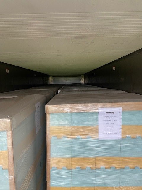 CartmelSticky's tweet photo. 20 pallets
60 cases per pallet
20 puds per case
24,000 puddings
En route to Miami π
#PuddingLove #Cartmel #stickytoffeepudding #stickytoffeecake #headingtoMiami #nextstop https://t.co/h37853IGIC