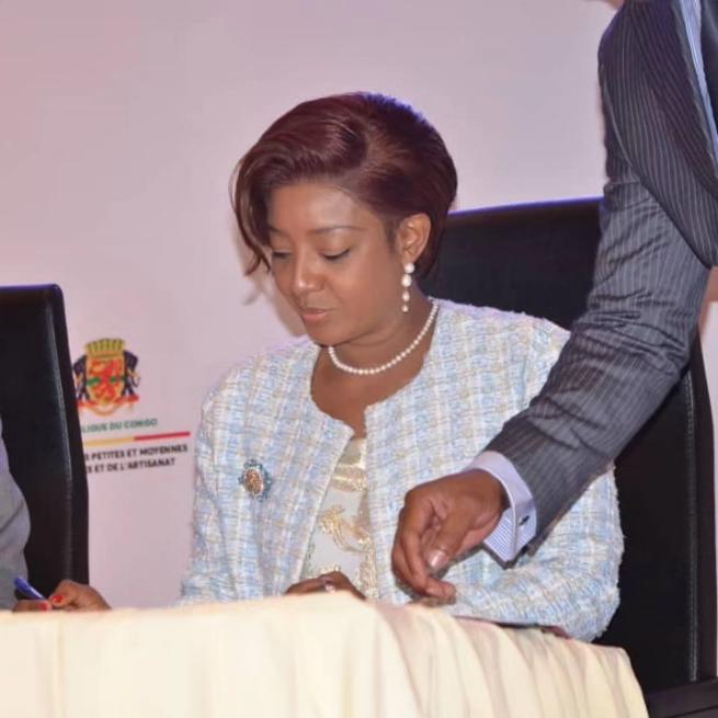 AbiraBonfoh's tweet photo. Honneur de signer ce jour,3 Août 2023, une convention entre @AsaalFondation et la fondation Congo Assistance, fondation de la 1ère Dame de la République du Congo, Mme Antoinette SASSOU N'GUESSO.
#fondationCongoAssistance
#fondationAsaal
#Partenariat
#Togo
#RepCongo
@AbiraBonfoh https://t.co/BVYVZMDYxg