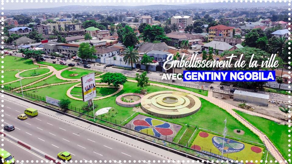 Deboutkinshasa's tweet photo. @NgobilaM bâtisseur de la Vision du chef de L'état @fatshi13. Un GD visionnaire et une chance pour #kinshasa qui se porte mieux dorénavant.
#kinois #rdc https://t.co/AA6a4NjTXh