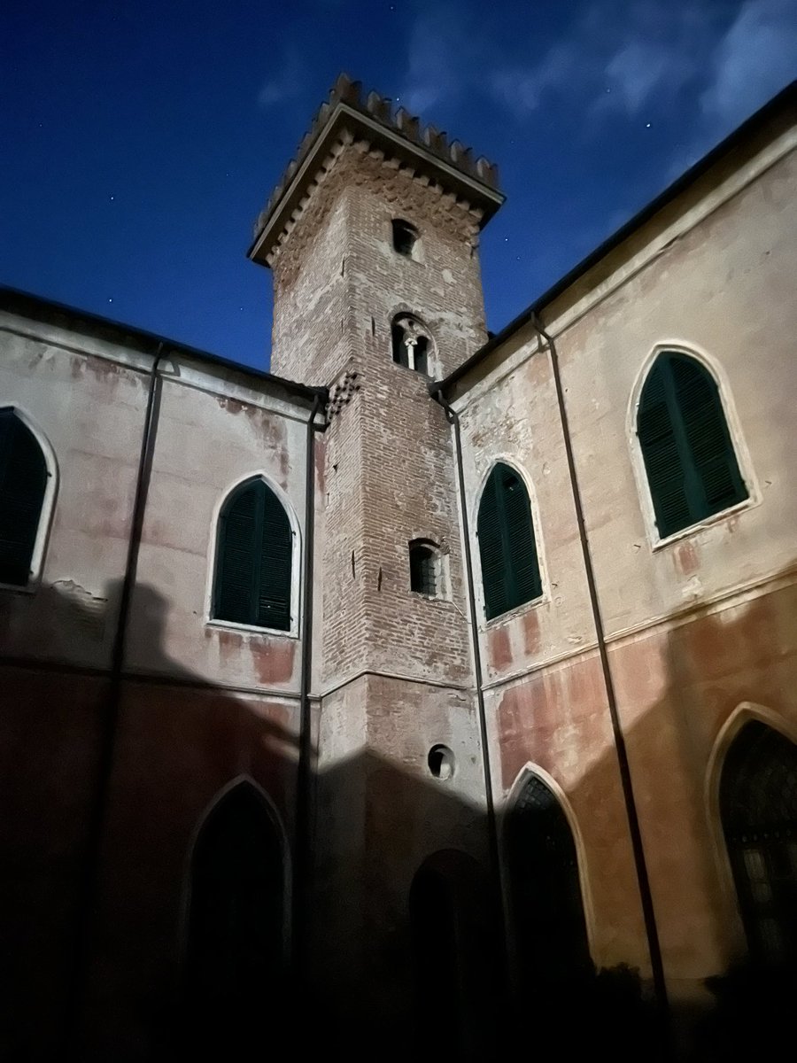CastelloSannazz's tweet photo. Midnight light at full moon https://t.co/swTneJcyEX