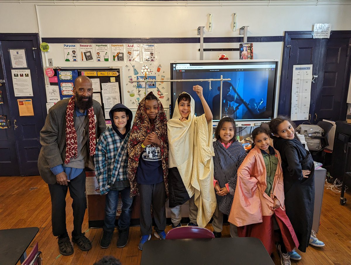 P.S.132 M (@ps132jpd) on Twitter photo #throwbackthursday a uno de nuestros viernes de carrera mensuales! ¡El año pasado, nuestros estudiantes conocieron a un diseñador de moda y se divirtieron mucho aprendiendo sobre diferentes estilos y telas!
#ps132jpd #careerday #inspiringthefuture #reimaginingschools #csd6 #throwbackthursday a uno de nuestros viernes de carrera mensuales! ¡El año pasado, nuestros estudiantes conocieron a un diseñador de moda y se divirtieron mucho aprendiendo sobre diferentes estilos y telas!
#ps132jpd #careerday #inspiringthefuture #reimaginingschools #csd6