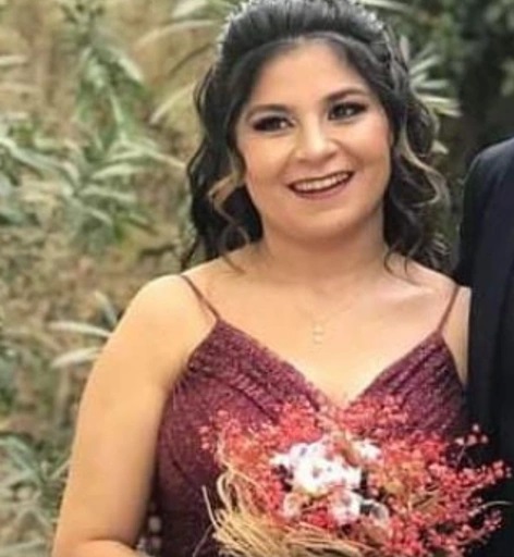 Naile Büşra Sarıgül..
24 yaşında, İş Güvenliği Uzmanı..
Manisa Yunusemre Keçiliköy OSB'de 5.kısımdaki inşaatı devam eden bir fabrikada merdiven boşluğuna düşerek hayatını kaybetti..
Celal Bayar Üniversitesi İş Sağlığı ve Güvenliği Bölümü Mezunu..
v/Yerel Haberler