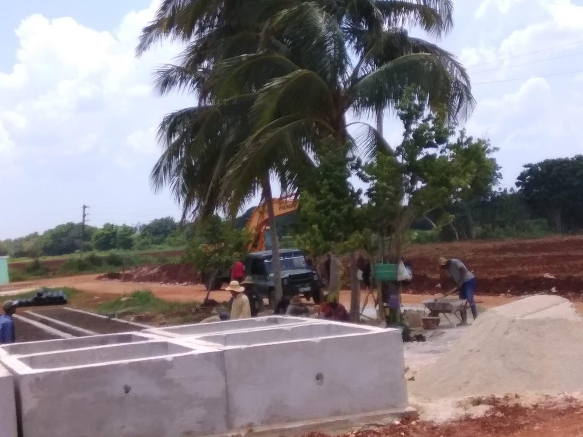 emaroho's tweet photo. Se trabaja en dos frente de trabajo Batabano y en el Emisor de la Finca de la ENPA en Quivican Brigada #2 #EMAROHO #AySCuba #RehabilitandoLosCaminosDeLaVida #MejorEsPosible https://t.co/7uULnXgHae