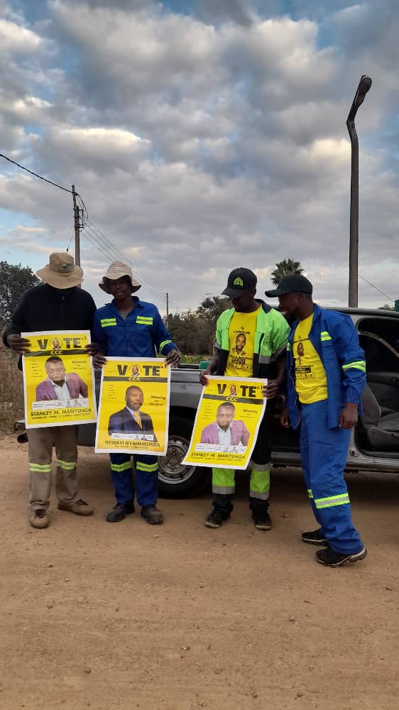 ManyengaStan's tweet photo. Yesterday with fellow struggle champions in Hatfield Constituency Ward 23 (Waterfalls) decorating our home with yellow. The message is very clear, CHANGE 4 EVERYONE!!!

Everything 4 Everyone.
#4Everyone 
@CCCZimbabwe @Cde_Ostallos @CccHatfield @rnyamuronda https://t.co/M9mFXWuiwC